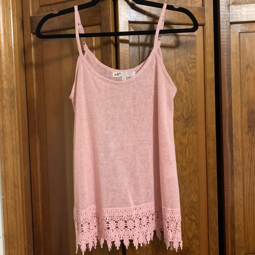 Light pink tank top with crochet on bottom